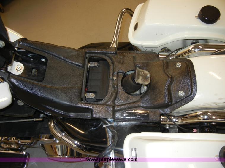 image for item S9389 2001 Harley-Davidson FLHPI Road King Police motorcycle