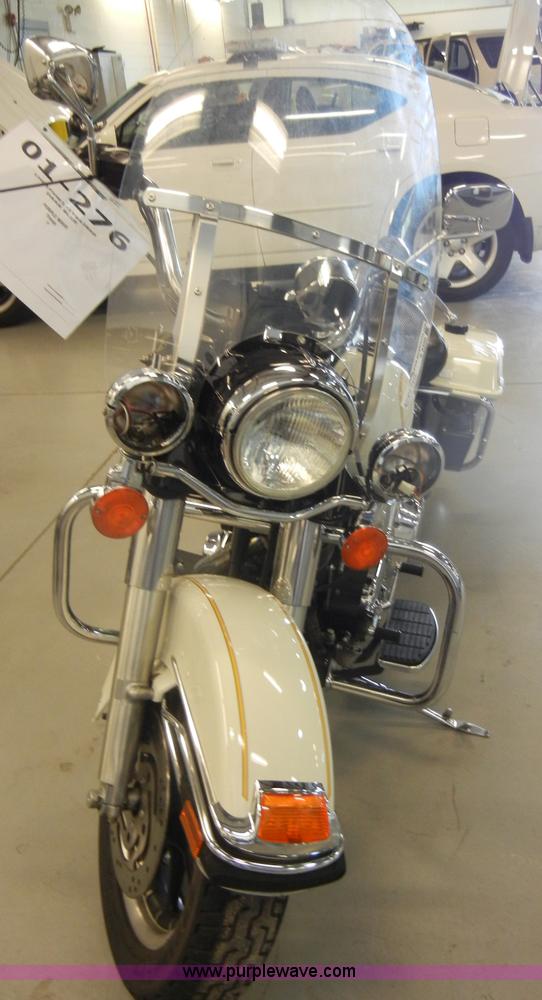 image for item S9390 2001 Harley-Davidson FLHPI Road King Police motorcycle