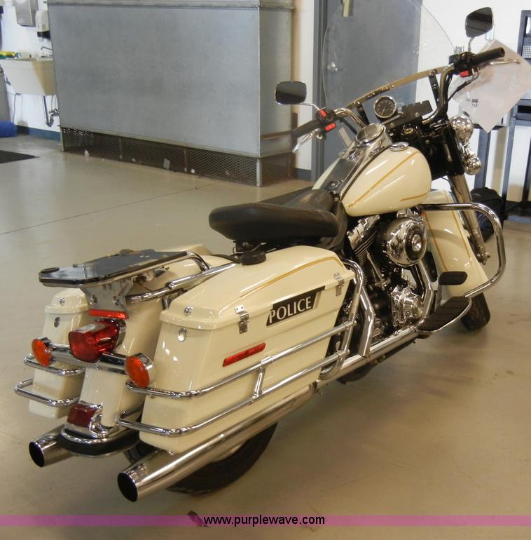 image for item S9390 2001 Harley-Davidson FLHPI Road King Police motorcycle