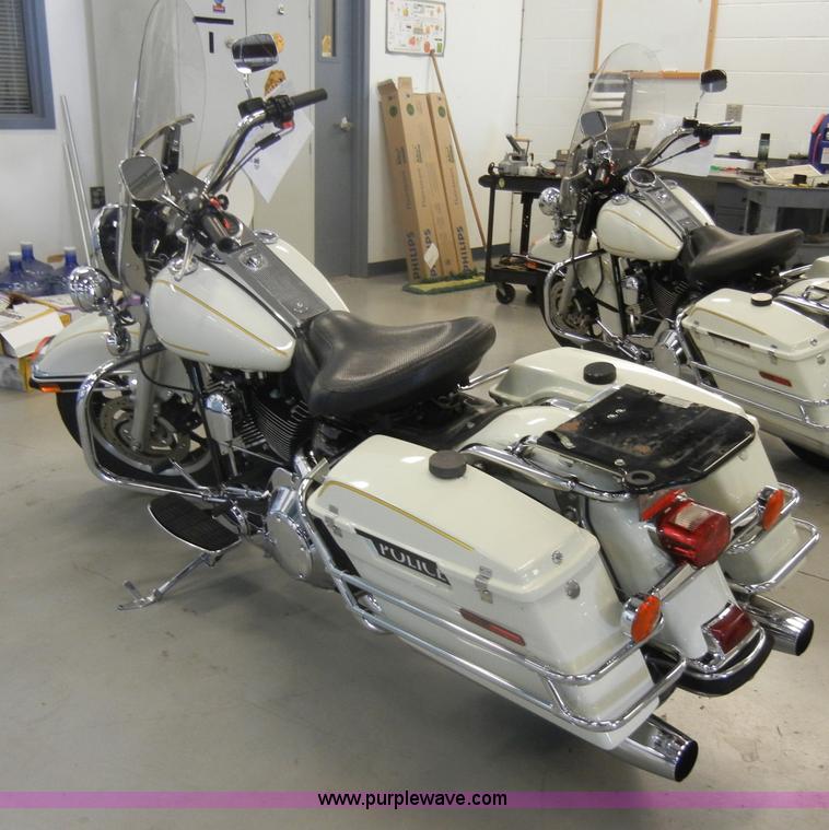 image for item S9390 2001 Harley-Davidson FLHPI Road King Police motorcycle