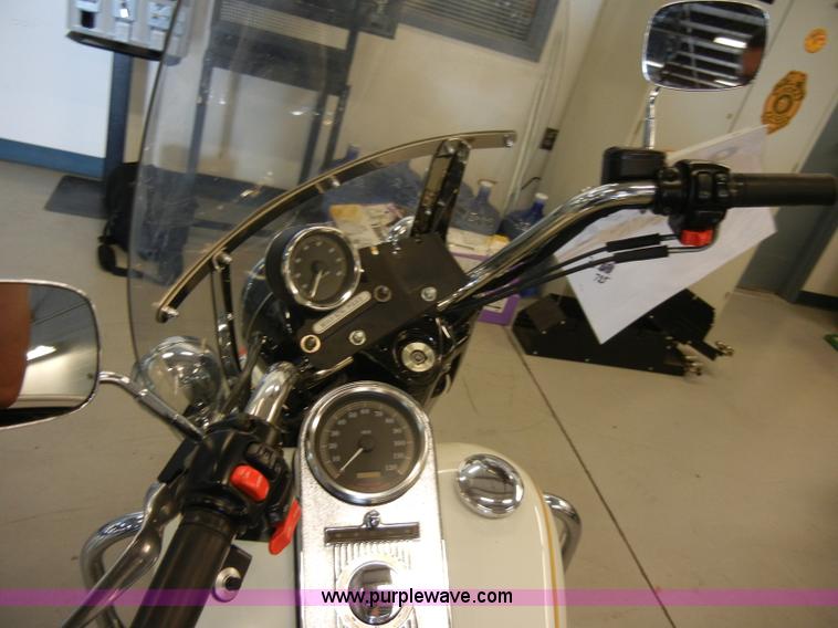 image for item S9390 2001 Harley-Davidson FLHPI Road King Police motorcycle