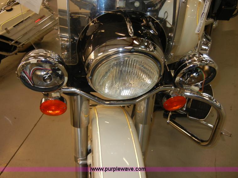 image for item S9390 2001 Harley-Davidson FLHPI Road King Police motorcycle