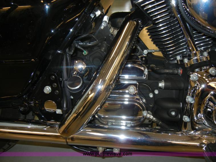 image for item S9390 2001 Harley-Davidson FLHPI Road King Police motorcycle