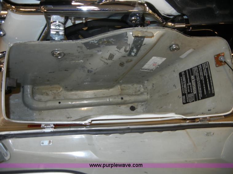 image for item S9390 2001 Harley-Davidson FLHPI Road King Police motorcycle