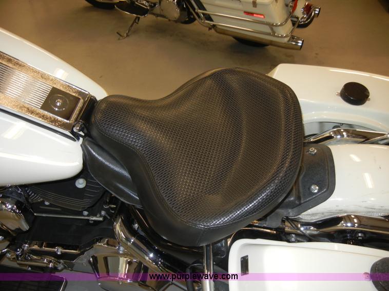 image for item S9390 2001 Harley-Davidson FLHPI Road King Police motorcycle