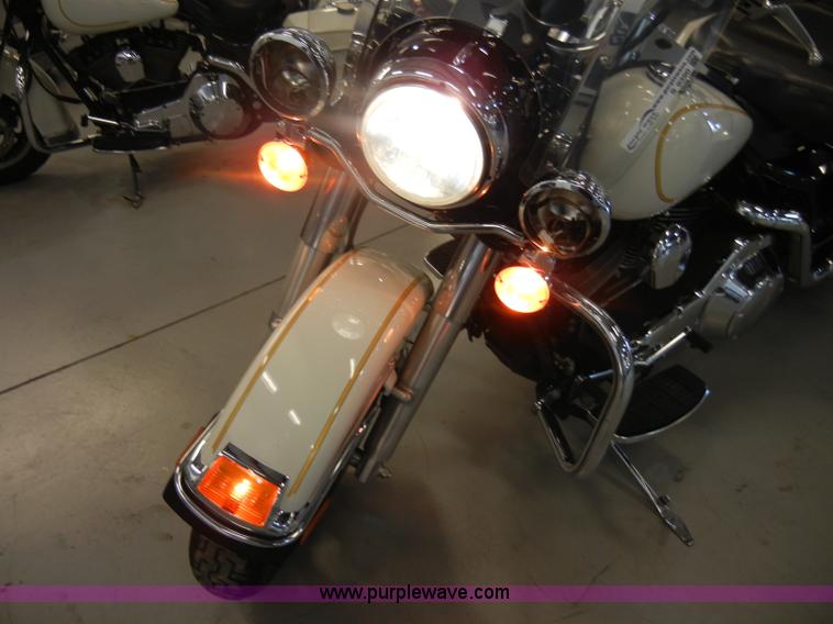 image for item S9390 2001 Harley-Davidson FLHPI Road King Police motorcycle