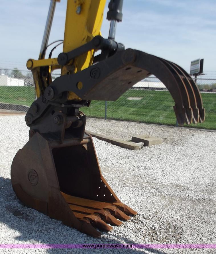 image for item D3760 2007 Komatsu PC200LC-8 excavator