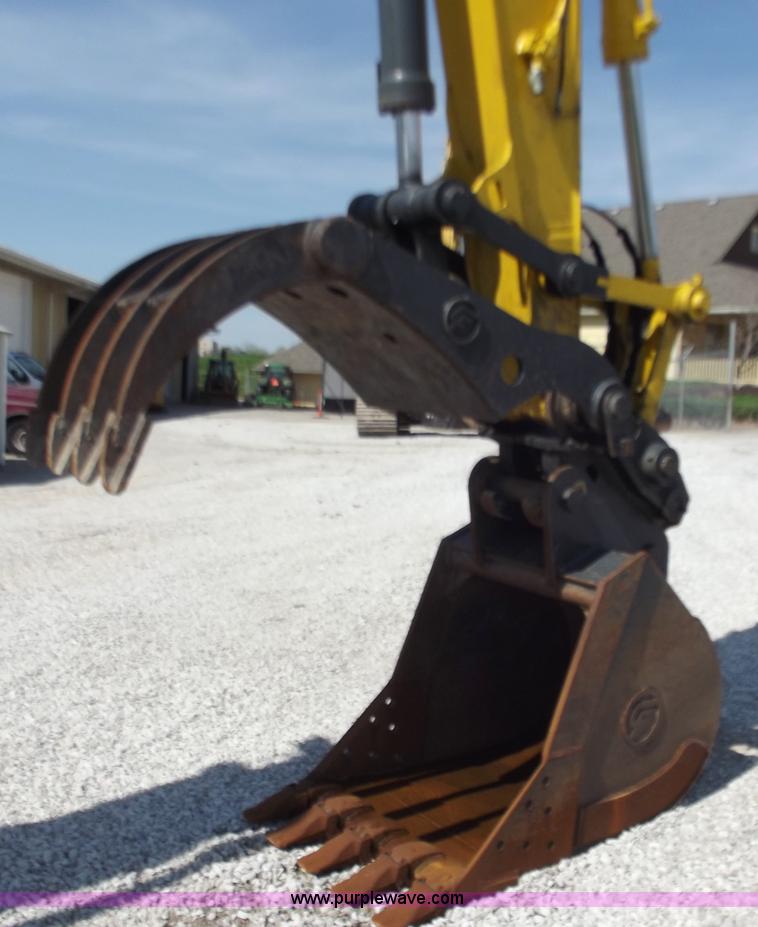 image for item D3760 2007 Komatsu PC200LC-8 excavator