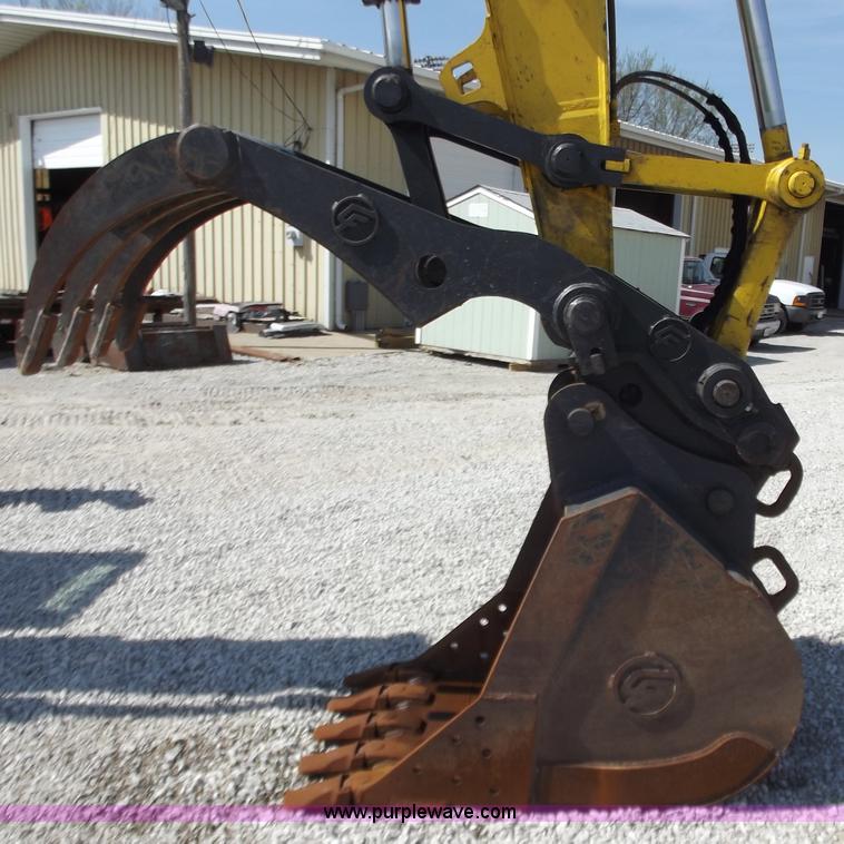 image for item D3760 2007 Komatsu PC200LC-8 excavator