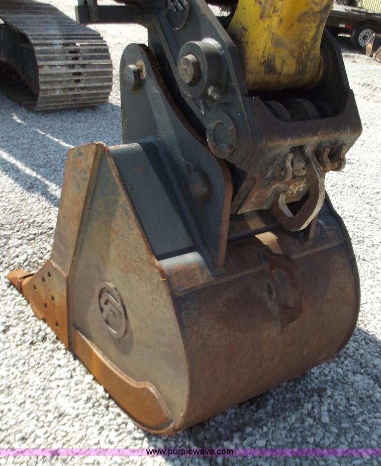 image for item D3760 2007 Komatsu PC200LC-8 excavator