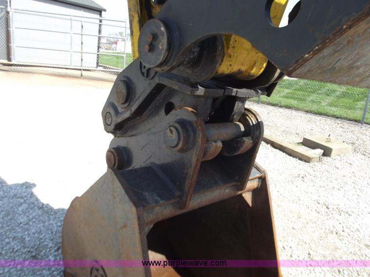image for item D3760 2007 Komatsu PC200LC-8 excavator
