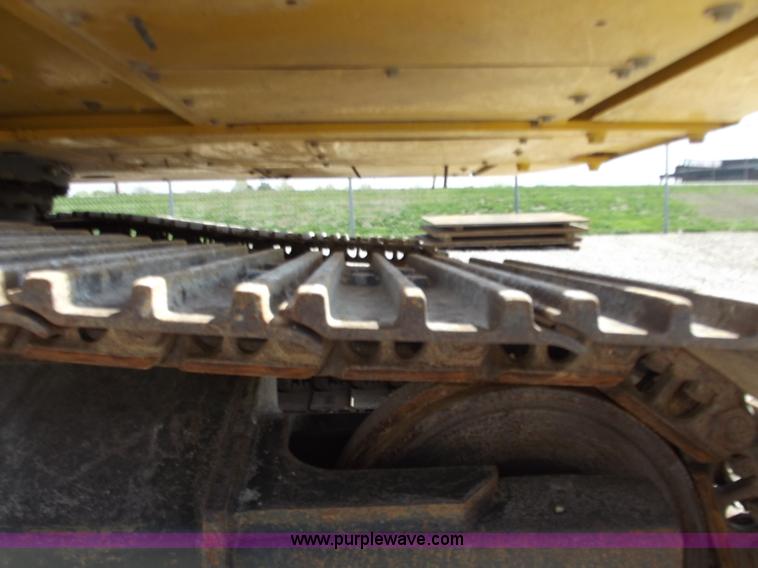 image for item D3760 2007 Komatsu PC200LC-8 excavator