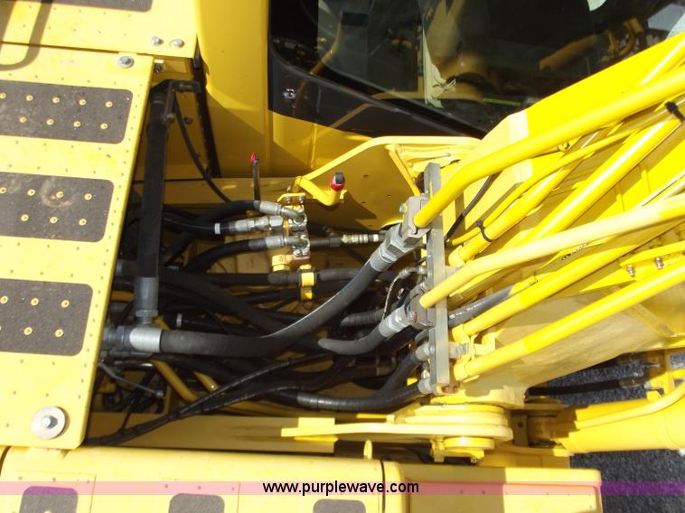 image for item D3760 2007 Komatsu PC200LC-8 excavator