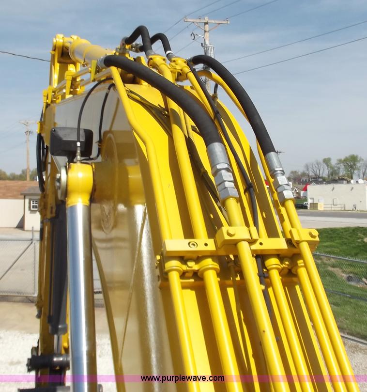 image for item D3760 2007 Komatsu PC200LC-8 excavator