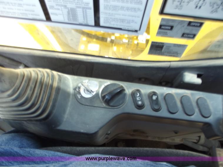 image for item D3760 2007 Komatsu PC200LC-8 excavator