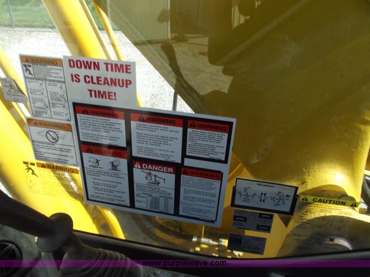 image for item D3760 2007 Komatsu PC200LC-8 excavator