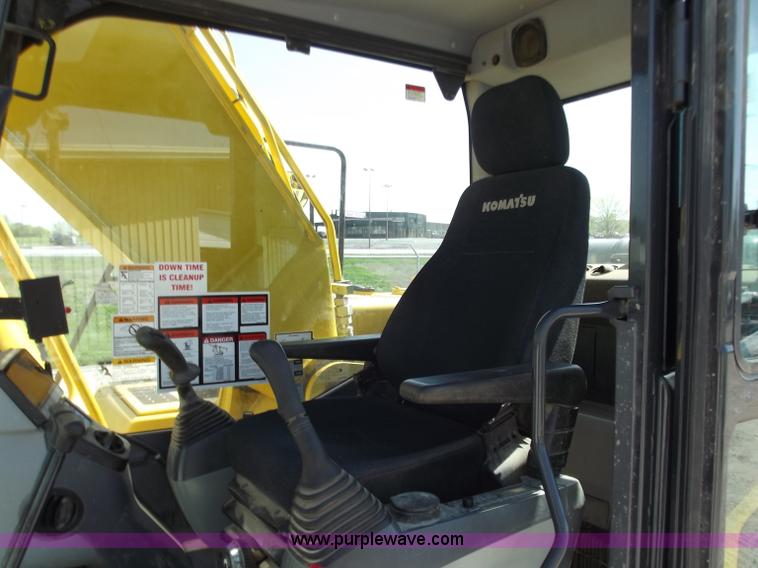 image for item D3760 2007 Komatsu PC200LC-8 excavator