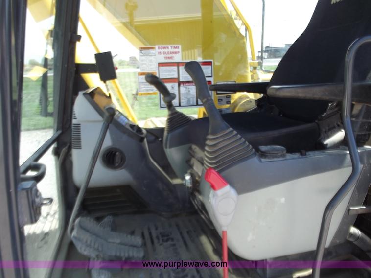 image for item D3760 2007 Komatsu PC200LC-8 excavator