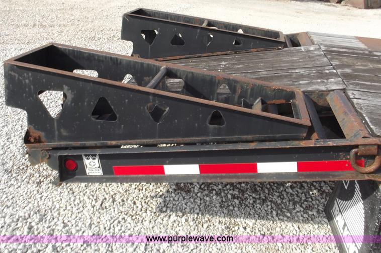 image for item D3777 1998 Trail King TK20-2400 tandem axle equipment trailer
