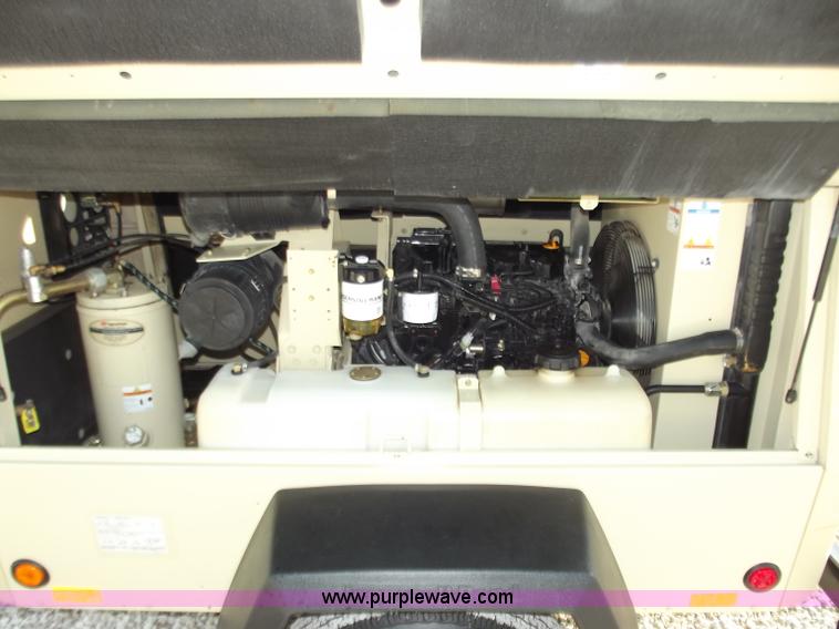 image for item D3778 Ingersoll Rand 185 Platinum Series towable compressor