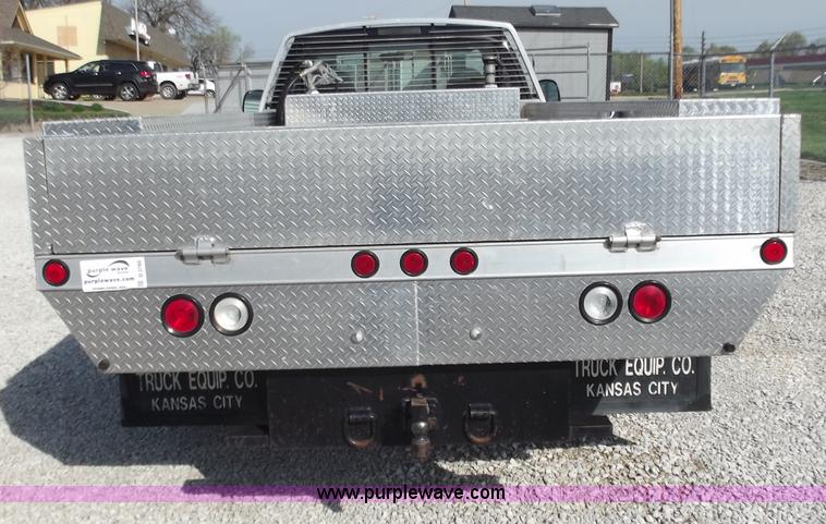 image for item D3780 1999 Ford F550 XLT Super Duty service truck