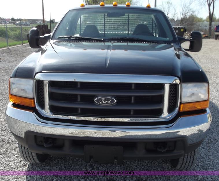 image for item D3780 1999 Ford F550 XLT Super Duty service truck