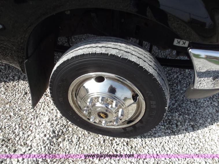 image for item D3780 1999 Ford F550 XLT Super Duty service truck