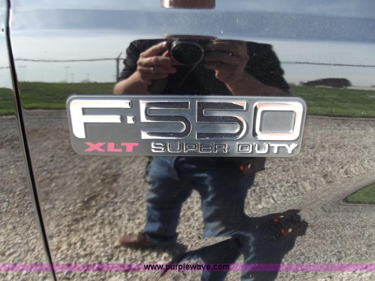 image for item D3780 1999 Ford F550 XLT Super Duty service truck