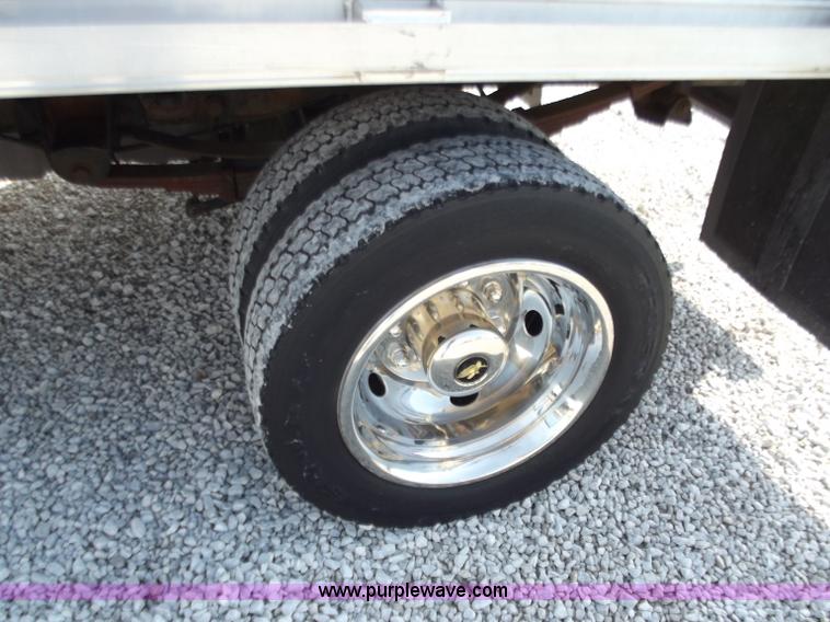 image for item D3780 1999 Ford F550 XLT Super Duty service truck