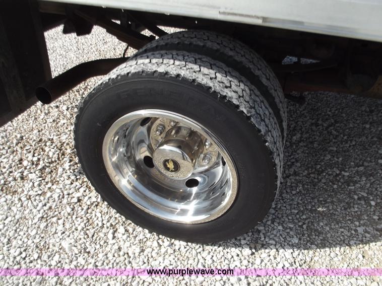 image for item D3780 1999 Ford F550 XLT Super Duty service truck