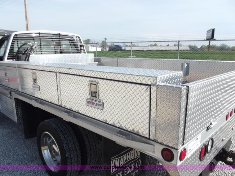 image for item D3780 1999 Ford F550 XLT Super Duty service truck