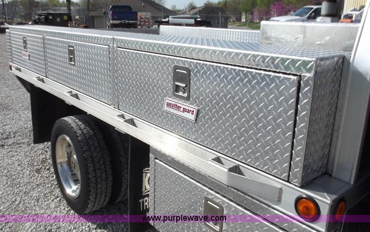 image for item D3780 1999 Ford F550 XLT Super Duty service truck