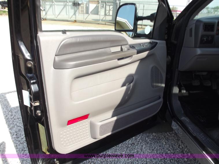 image for item D3780 1999 Ford F550 XLT Super Duty service truck