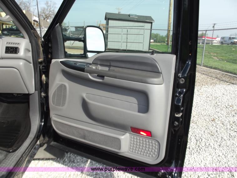 image for item D3780 1999 Ford F550 XLT Super Duty service truck