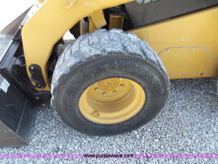 image for item D3781 Caterpillar 272C skid steer