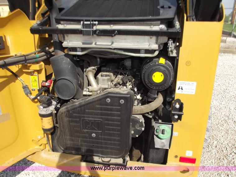 image for item D3781 Caterpillar 272C skid steer