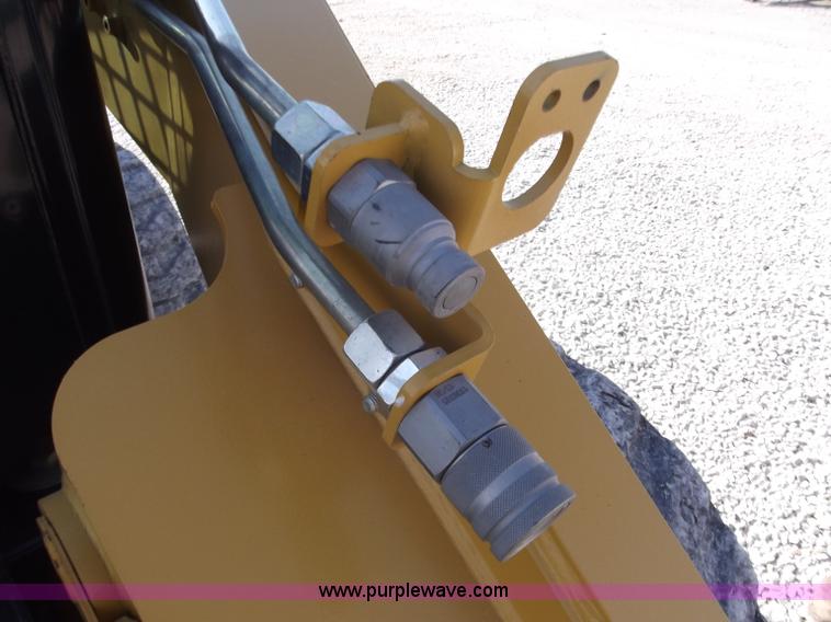 image for item D3781 Caterpillar 272C skid steer