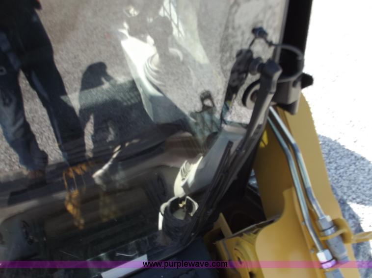 image for item D3781 Caterpillar 272C skid steer