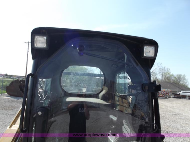 image for item D3781 Caterpillar 272C skid steer