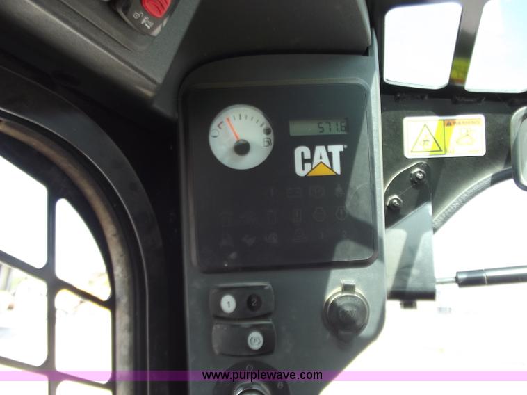 image for item D3781 Caterpillar 272C skid steer
