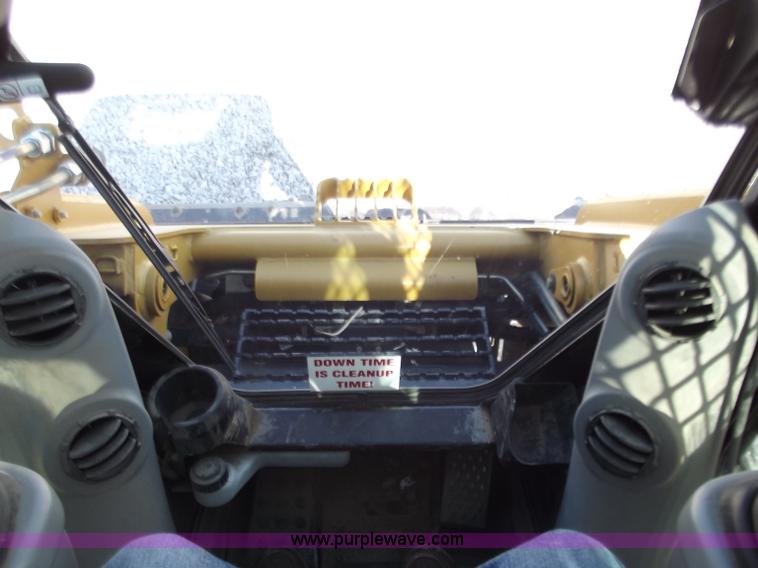 image for item D3781 Caterpillar 272C skid steer
