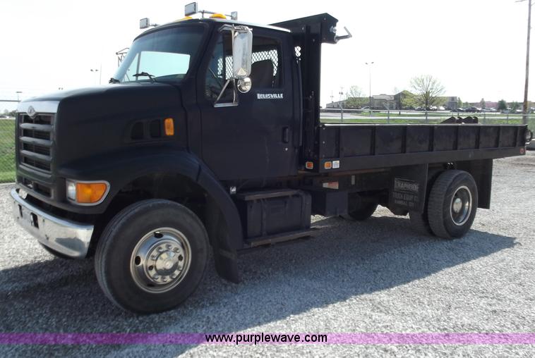 image for item D3782 1998 Ford Louisville L8501 dump truck