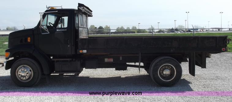image for item D3782 1998 Ford Louisville L8501 dump truck