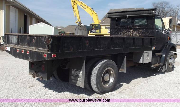 image for item D3782 1998 Ford Louisville L8501 dump truck
