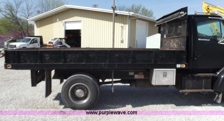 image for item D3782 1998 Ford Louisville L8501 dump truck