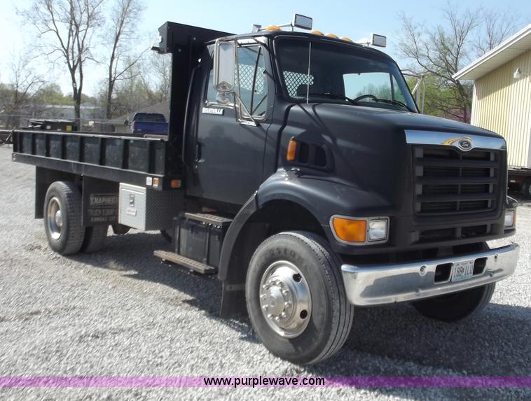 image for item D3782 1998 Ford Louisville L8501 dump truck