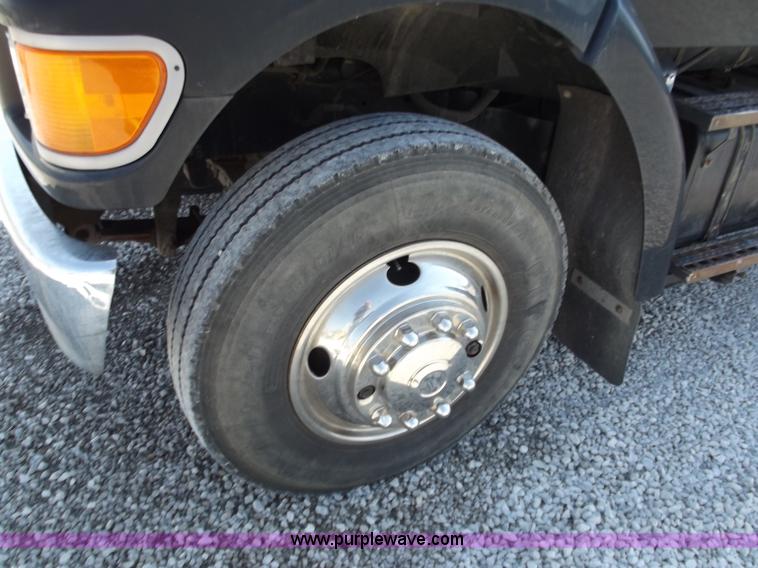 image for item D3782 1998 Ford Louisville L8501 dump truck