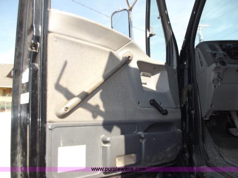 image for item D3782 1998 Ford Louisville L8501 dump truck