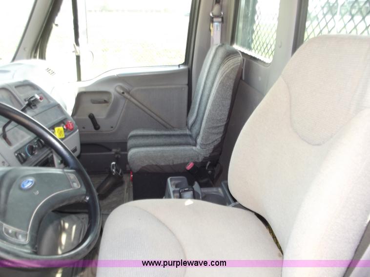 image for item D3782 1998 Ford Louisville L8501 dump truck