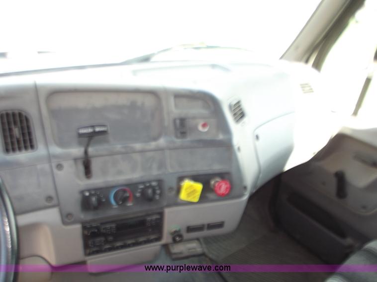 image for item D3782 1998 Ford Louisville L8501 dump truck